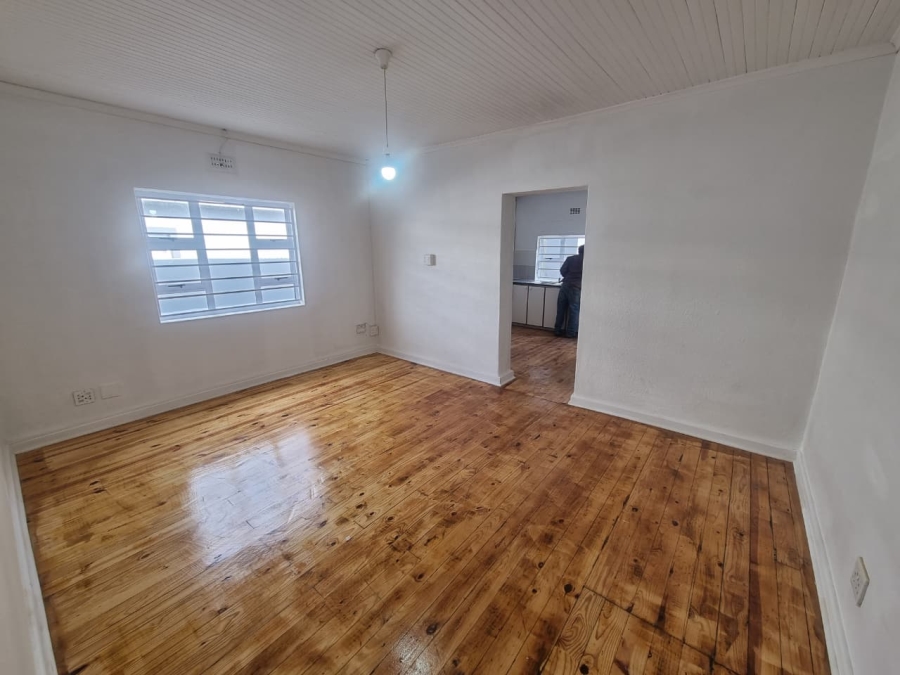 To Let 2 Bedroom Property for Rent in Lansdowne Western Cape